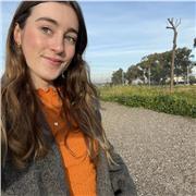 Profesora clara dar clases de asignaturas de ciencias para primaria y eso.